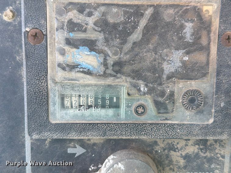 image for item EQ8001 International F-986 tractor