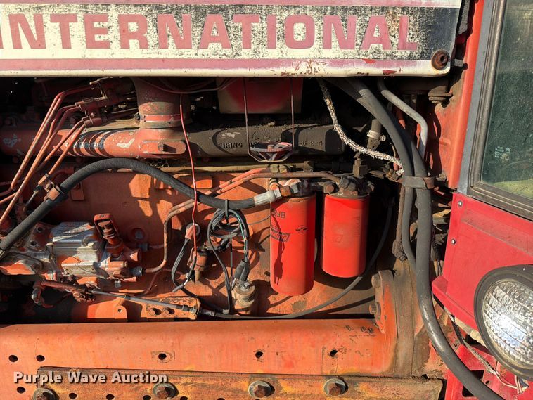 image for item EQ8001 International F-986 tractor