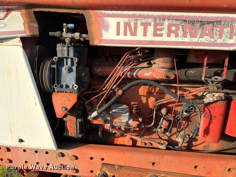 image for item EQ8001 International F-986 tractor