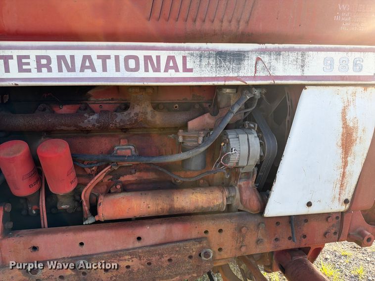 image for item EQ8001 International F-986 tractor