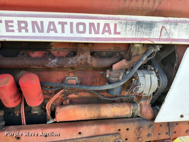 image for item EQ8001 International F-986 tractor