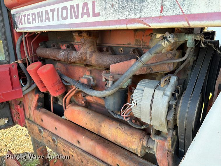image for item EQ8001 International F-986 tractor