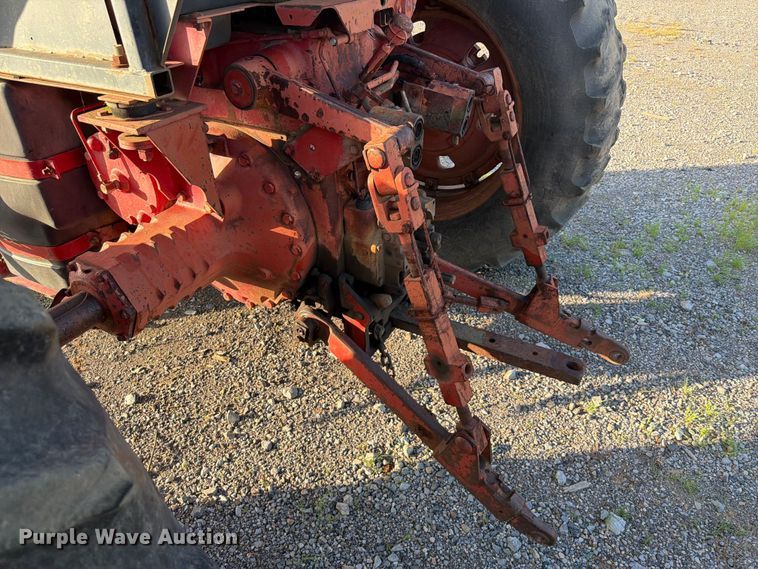 image for item EQ8001 International F-986 tractor