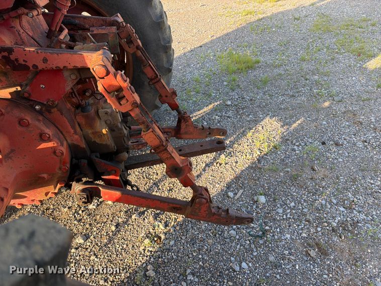 image for item EQ8001 International F-986 tractor
