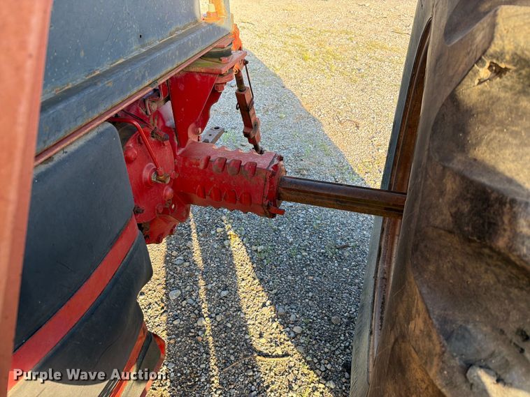 image for item EQ8001 International F-986 tractor