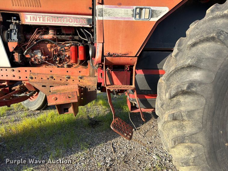 image for item EQ8001 International F-986 tractor