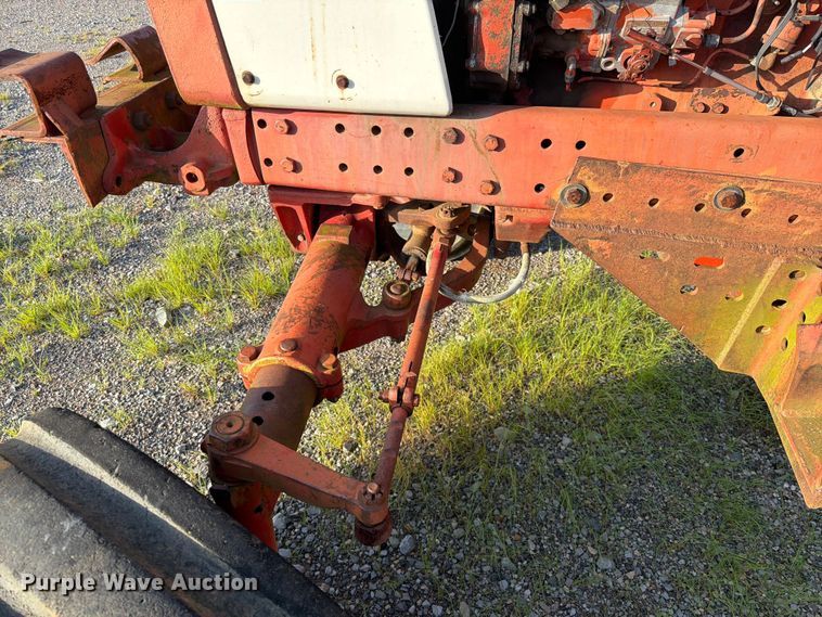 image for item EQ8001 International F-986 tractor