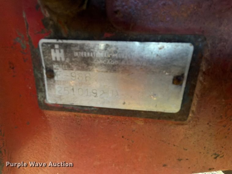 image for item EQ8001 International F-986 tractor