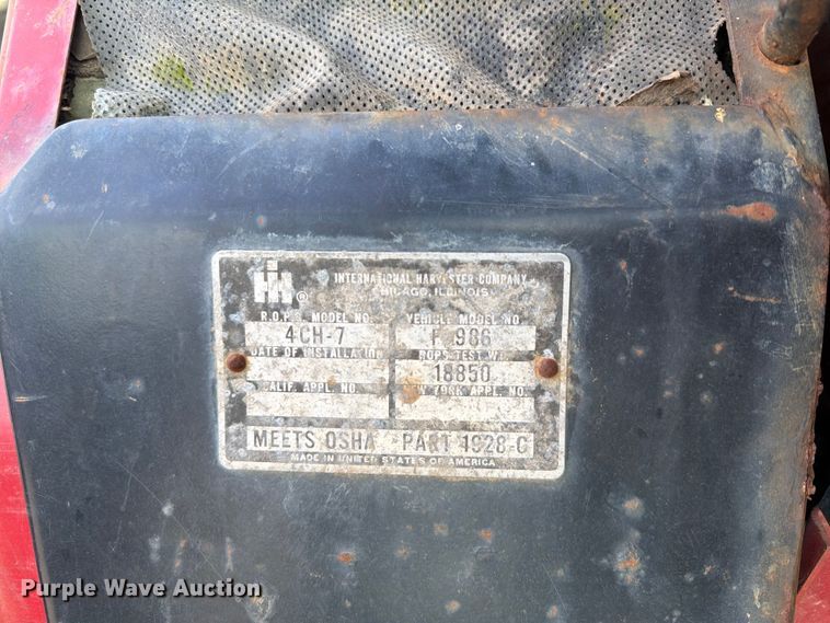 image for item EQ8001 International F-986 tractor
