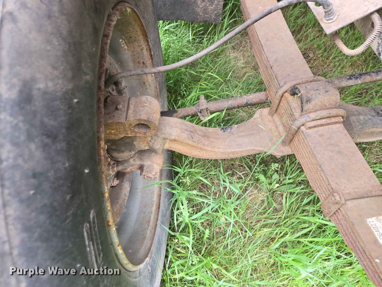 image for item ER1683 1981 International 1854 grain truck