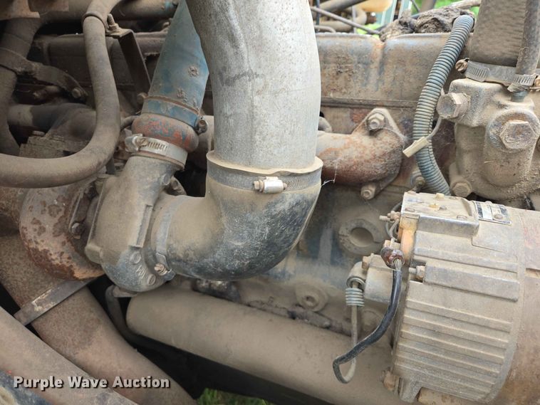 image for item ER1683 1981 International 1854 grain truck