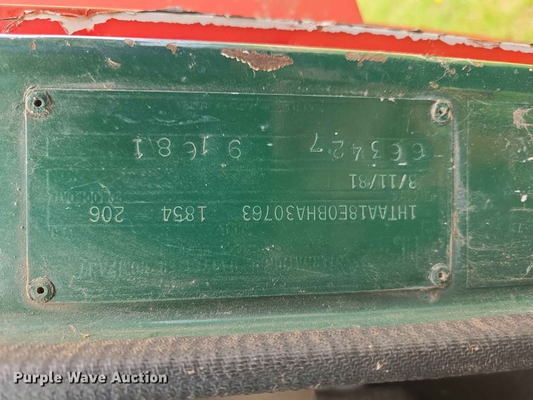 image for item ER1683 1981 International 1854 grain truck