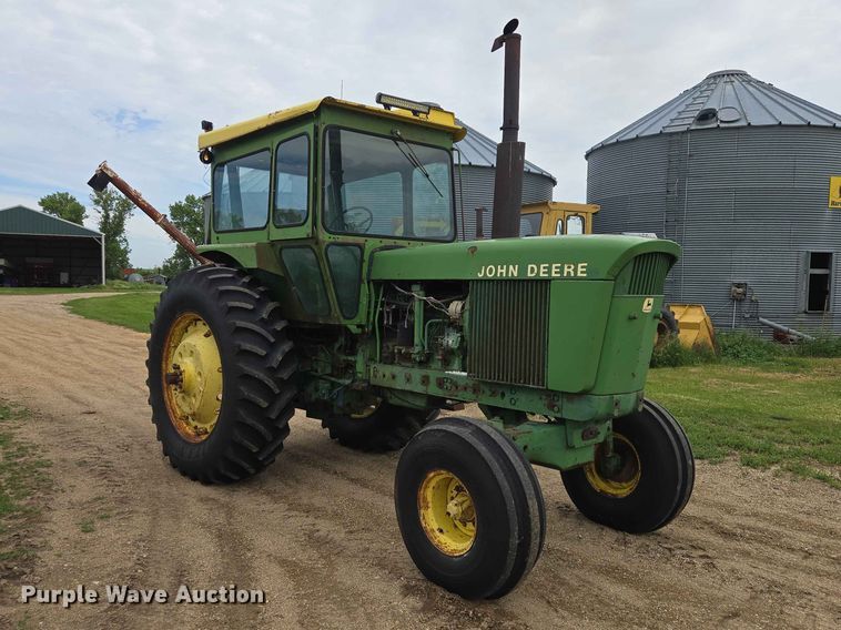 image for item ER1684 1971 John Deere 4620 tractor