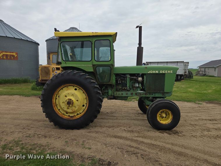 image for item ER1684 1971 John Deere 4620 tractor