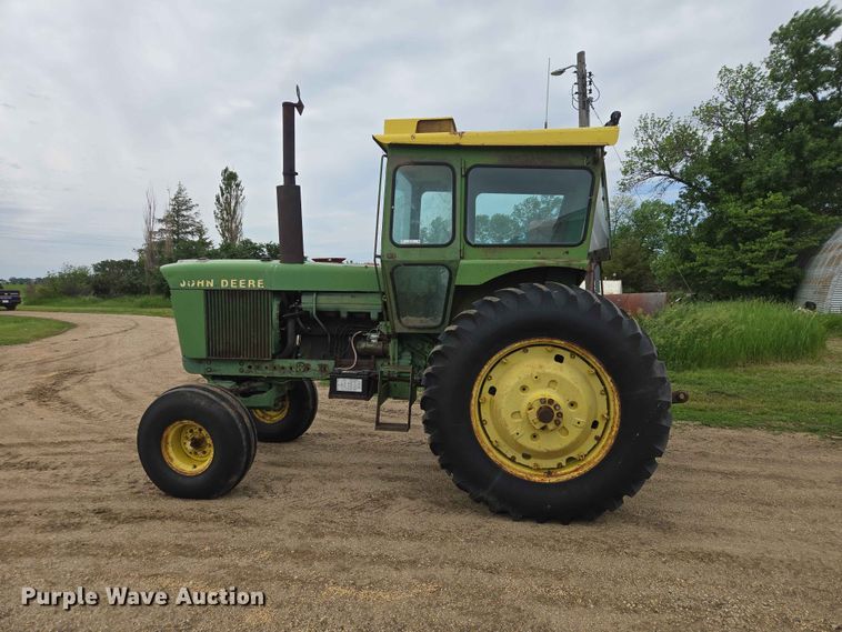 image for item ER1684 1971 John Deere 4620 tractor