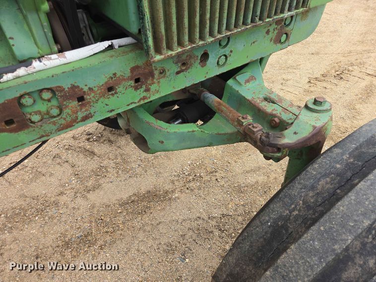 image for item ER1684 1971 John Deere 4620 tractor