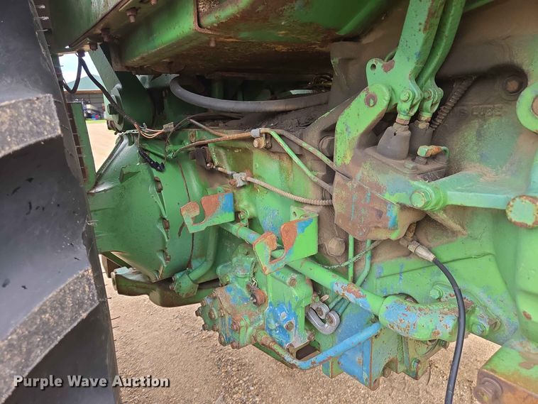 image for item ER1684 1971 John Deere 4620 tractor