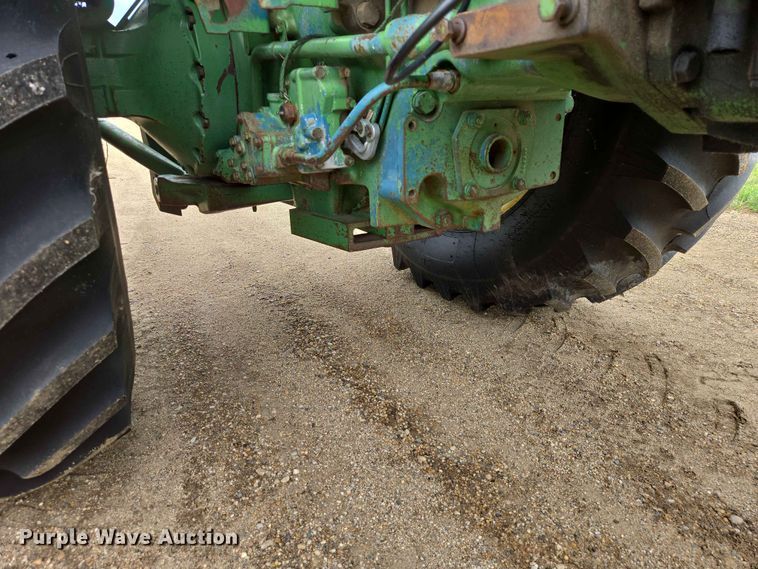image for item ER1684 1971 John Deere 4620 tractor