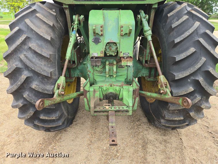 image for item ER1684 1971 John Deere 4620 tractor