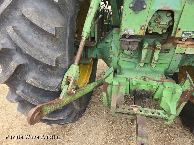 image for item ER1684 1971 John Deere 4620 tractor