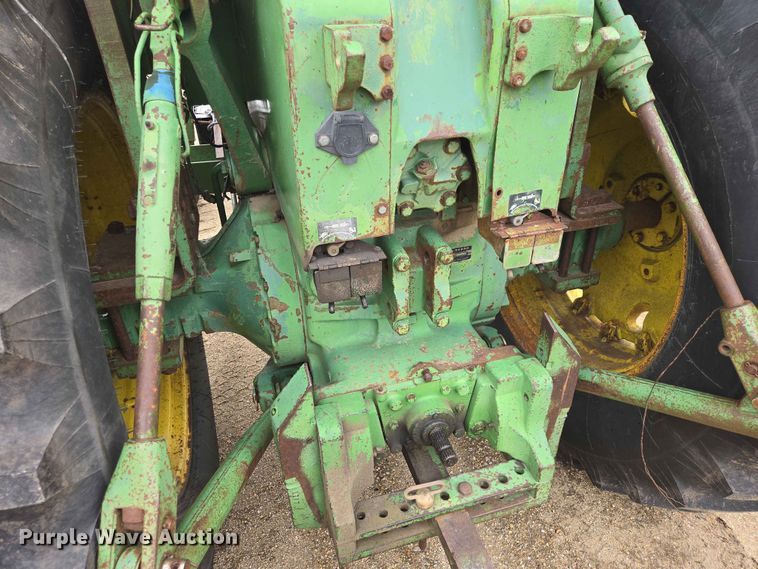 image for item ER1684 1971 John Deere 4620 tractor