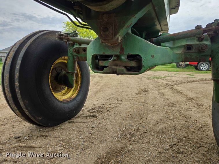 image for item ER1684 1971 John Deere 4620 tractor