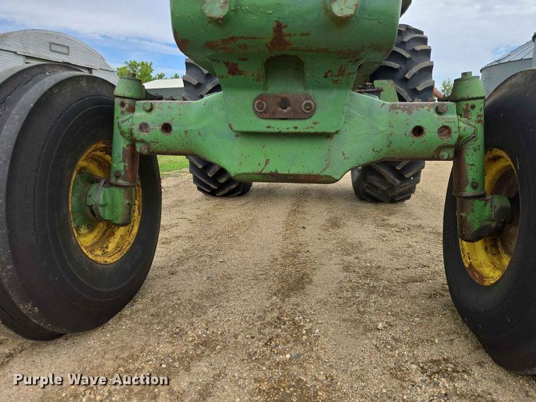 image for item ER1684 1971 John Deere 4620 tractor
