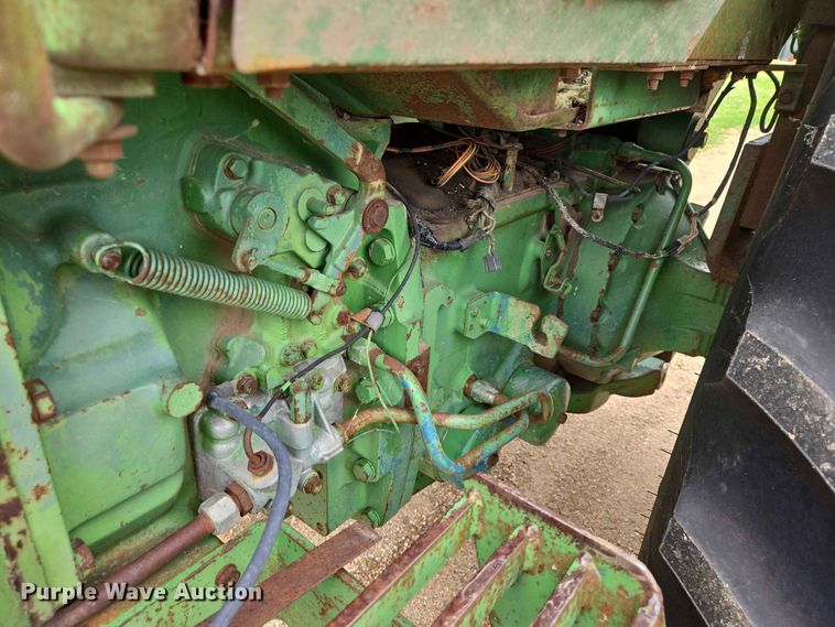 image for item ER1684 1971 John Deere 4620 tractor