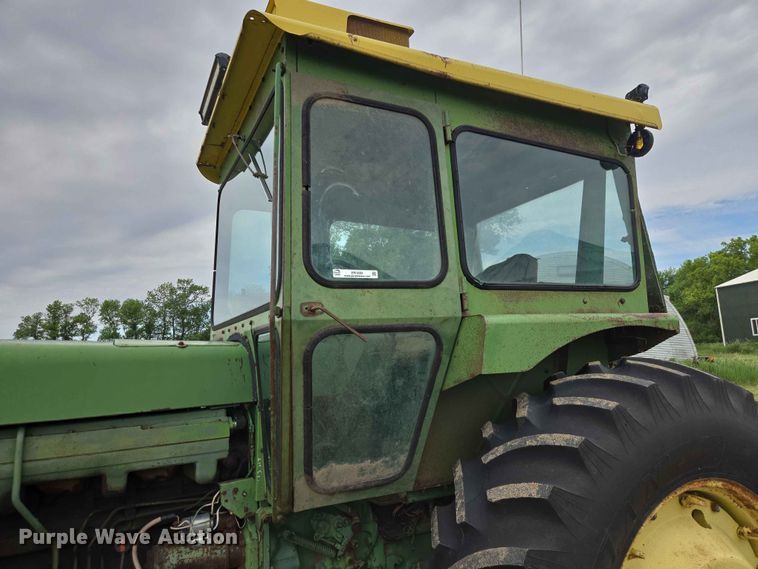 image for item ER1684 1971 John Deere 4620 tractor