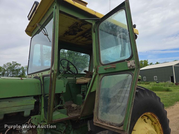 image for item ER1684 1971 John Deere 4620 tractor