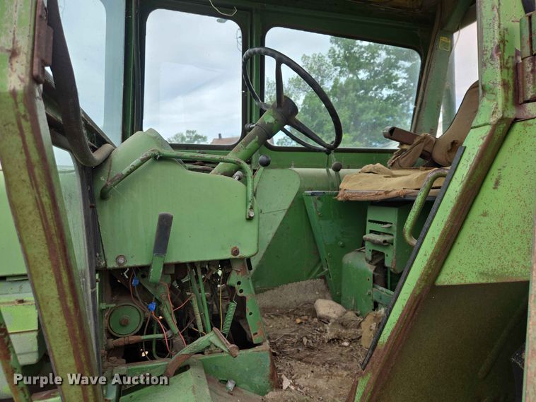 image for item ER1684 1971 John Deere 4620 tractor