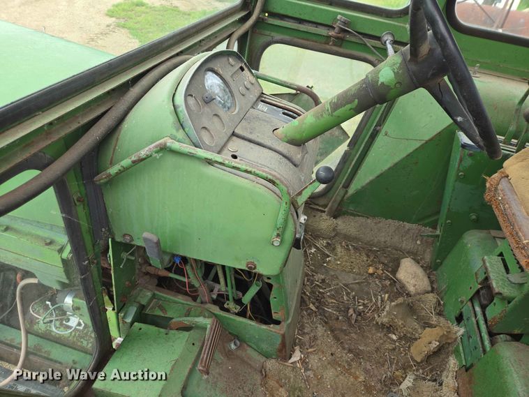 image for item ER1684 1971 John Deere 4620 tractor