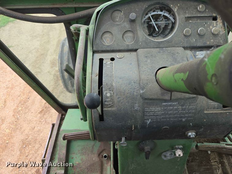 image for item ER1684 1971 John Deere 4620 tractor