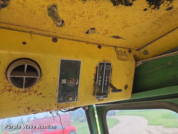 image for item ER1684 1971 John Deere 4620 tractor