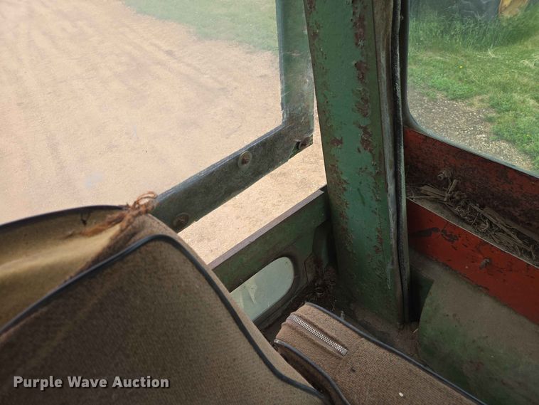image for item ER1684 1971 John Deere 4620 tractor