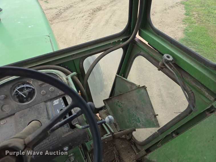 image for item ER1684 1971 John Deere 4620 tractor