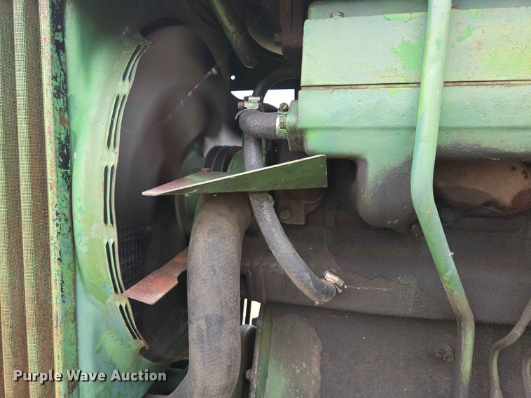 image for item ER1684 1971 John Deere 4620 tractor