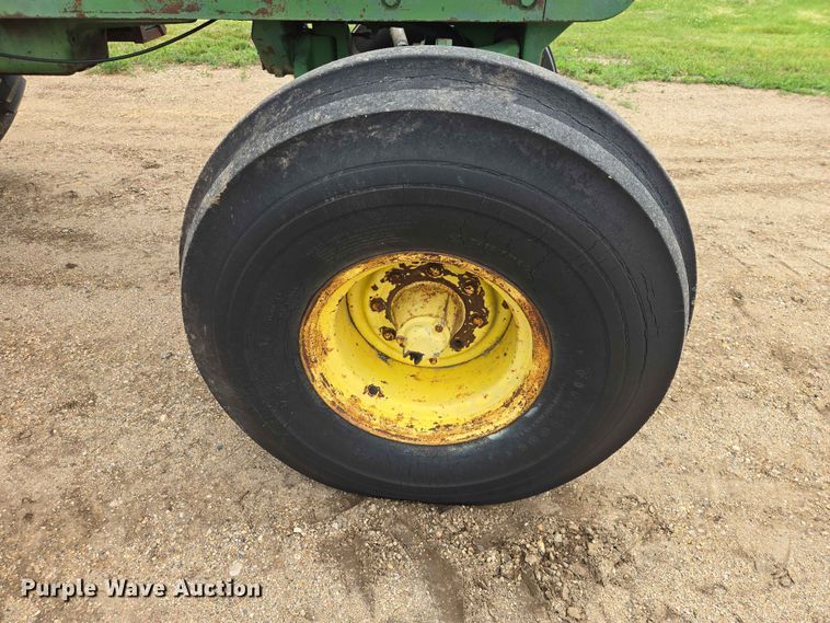 image for item ER1684 1971 John Deere 4620 tractor