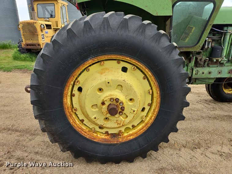 image for item ER1684 1971 John Deere 4620 tractor
