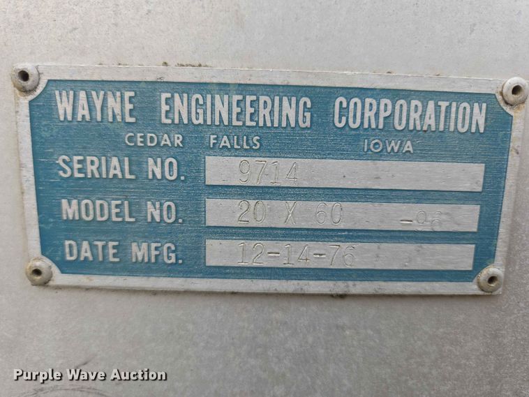 image for item ER1685 1975 Mack R68 grain truck