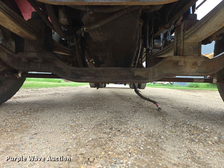 image for item ER1685 1975 Mack R68 grain truck