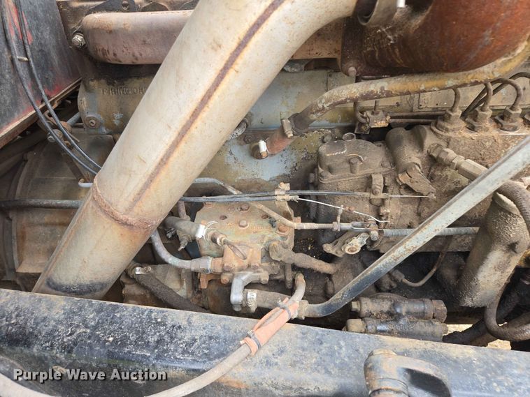 image for item ER1685 1975 Mack R68 grain truck
