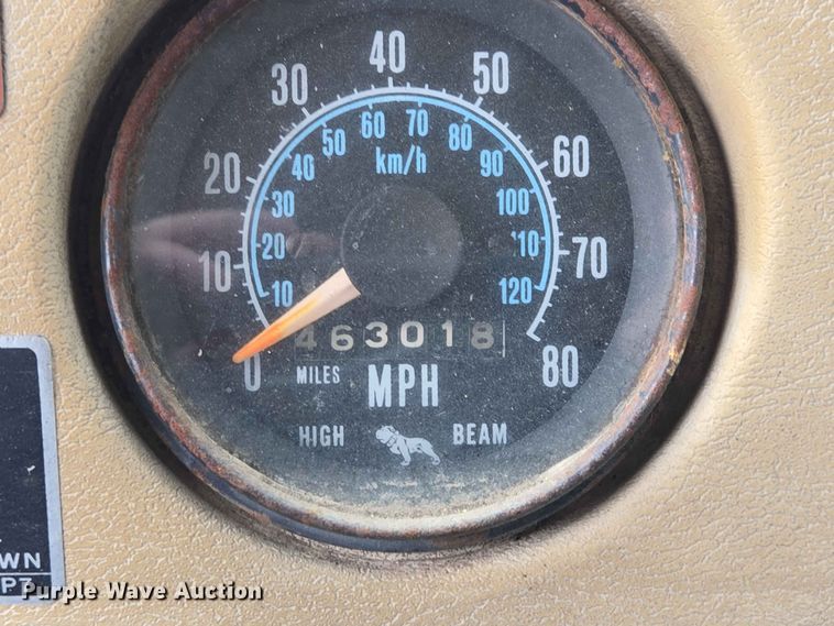 image for item ER1685 1975 Mack R68 grain truck