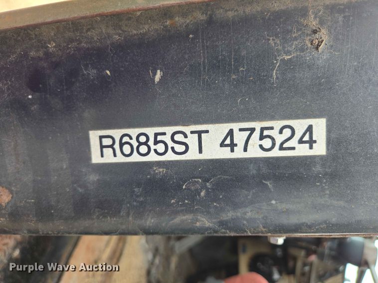 image for item ER1685 1975 Mack R68 grain truck