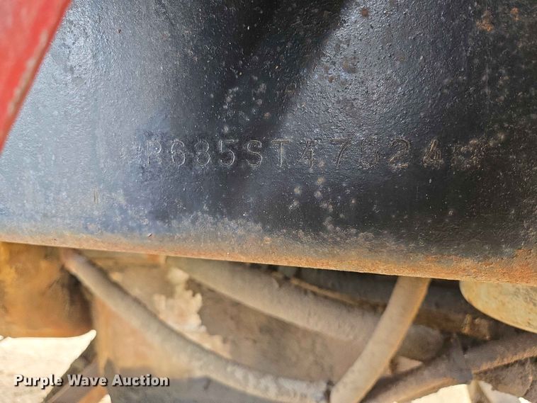 image for item ER1685 1975 Mack R68 grain truck