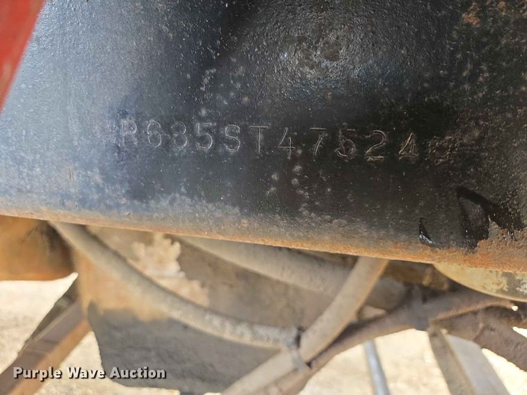image for item ER1685 1975 Mack R68 grain truck