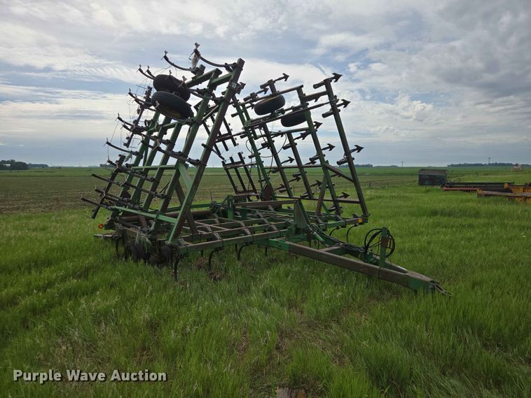 image for item ER1686 John Deere field cultivator
