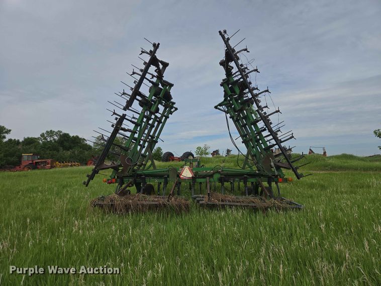 image for item ER1686 John Deere field cultivator