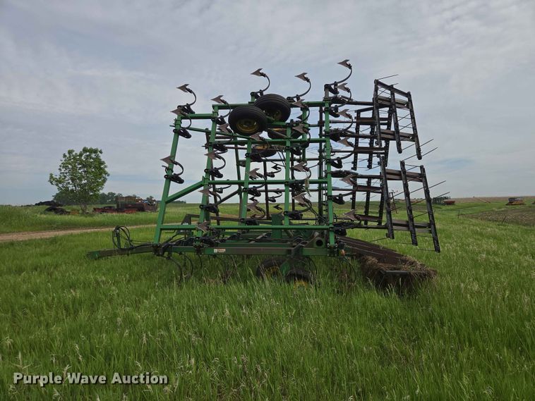 image for item ER1686 John Deere field cultivator