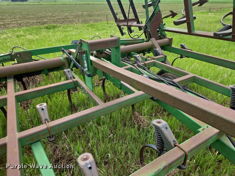 image for item ER1686 John Deere field cultivator